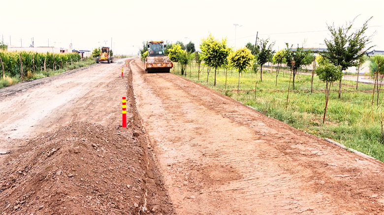 深化“三抓三促”行動 高臺縣建好“四好農村路”，鋪筑鄉村振興幸?！翱燔嚨馈? class=